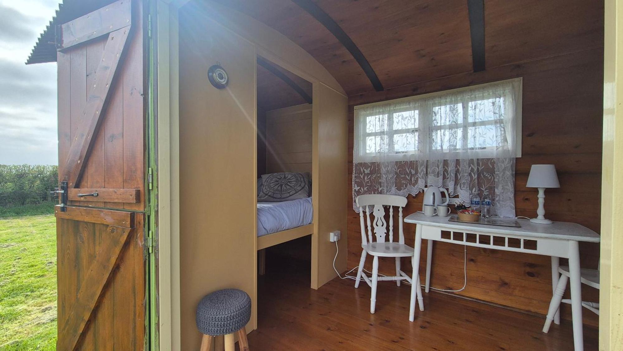 Coast Path Camping Saint Ishmaels  Esterno foto